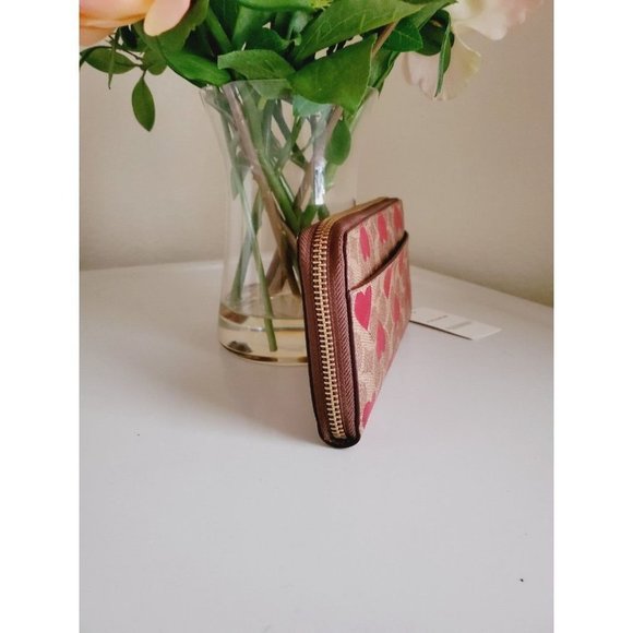 Coach Snap Wallet In Signature Canvas With Heart Print CQ145  Coach Wallet heart print